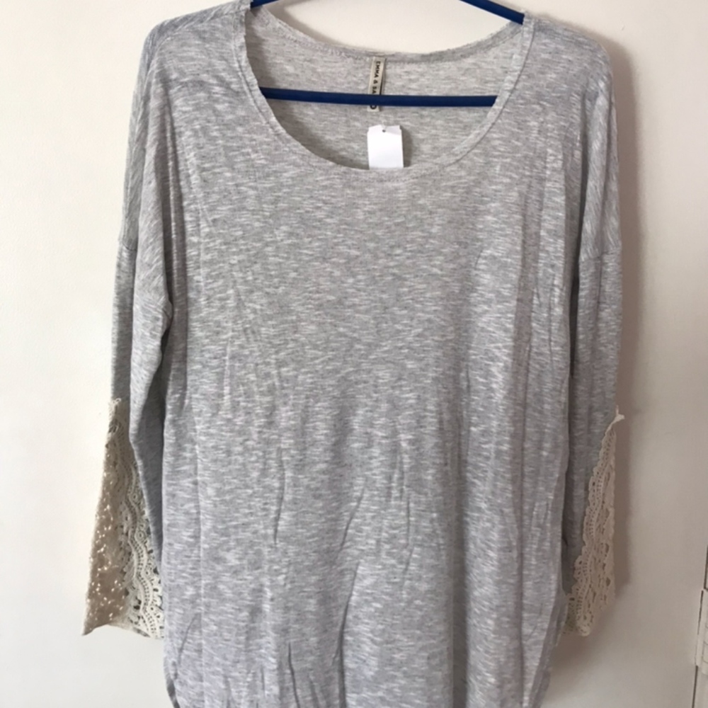 NWT LF Emma & Sam laced cuff long sleeve